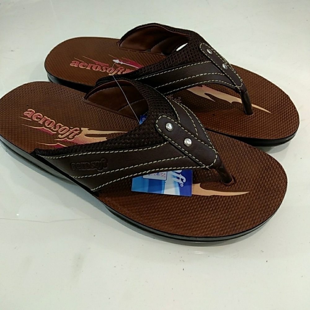 Aerosoft Mens Shark Sandals, Soft Brown, New